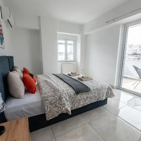 Drapetsona Modern Living Apartment *